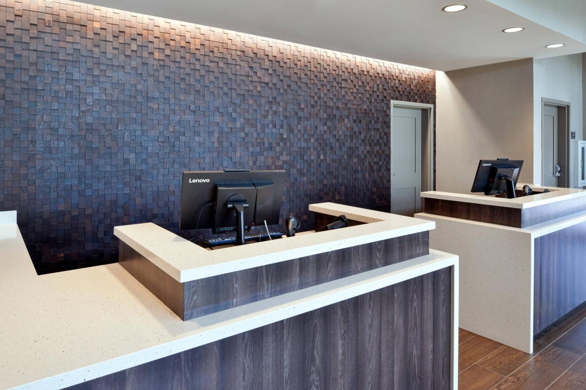 Hotel By Marriott West Bakersfield