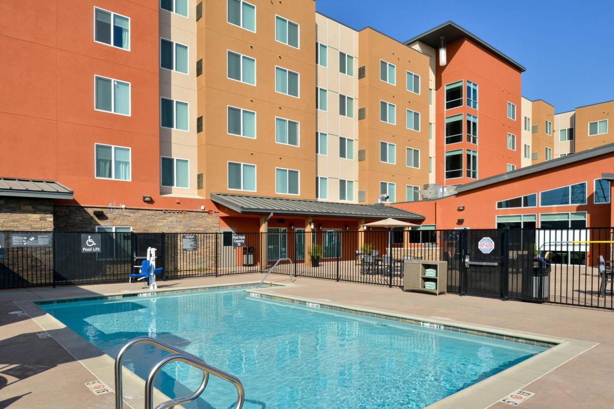 Hotel By Marriott West 3*