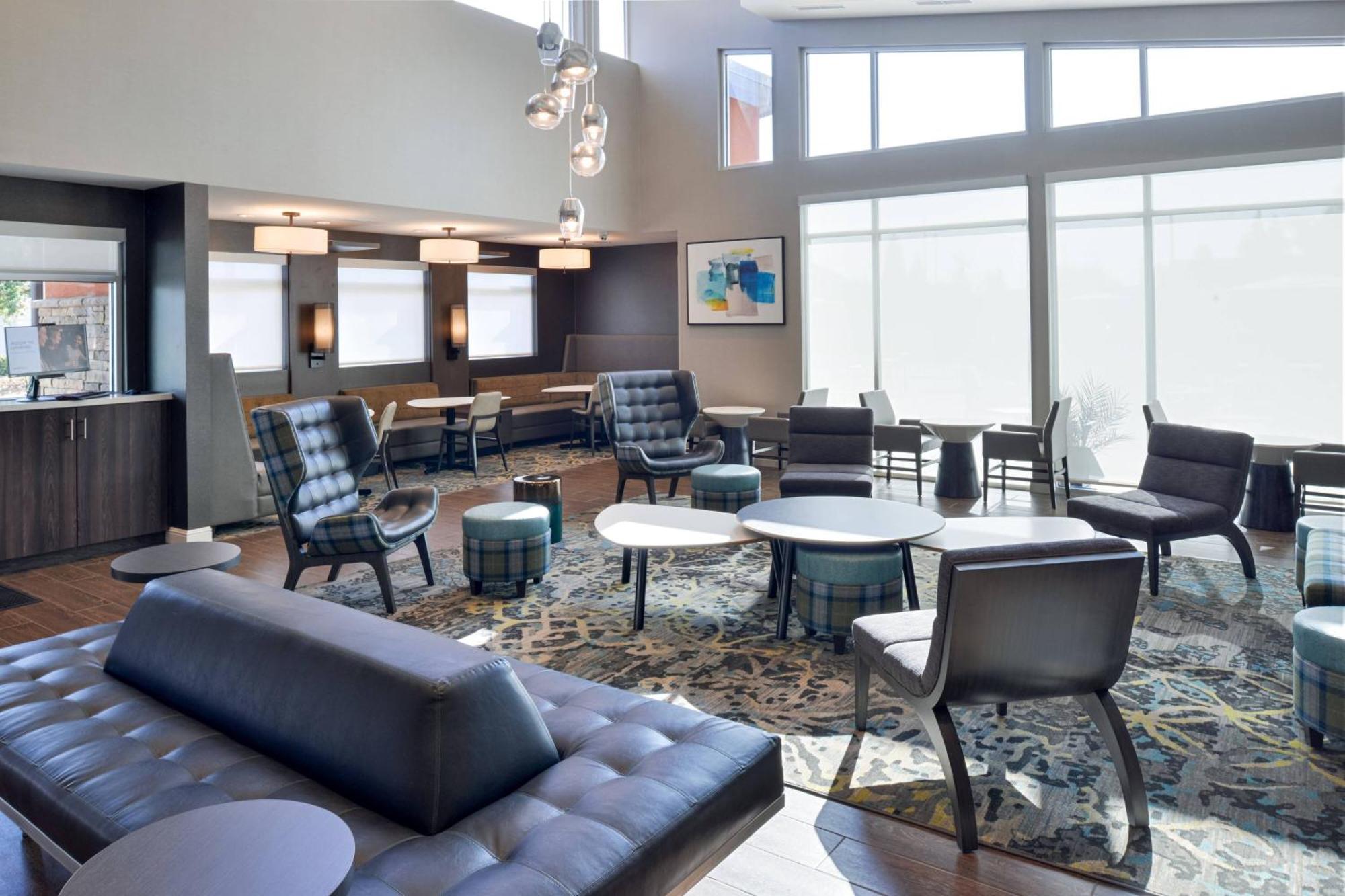 Hotel By Marriott West